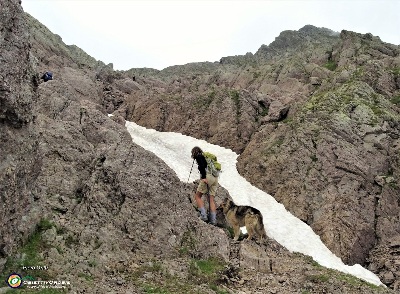 54 Nei canali ancora un po' di neve.JPG -                                